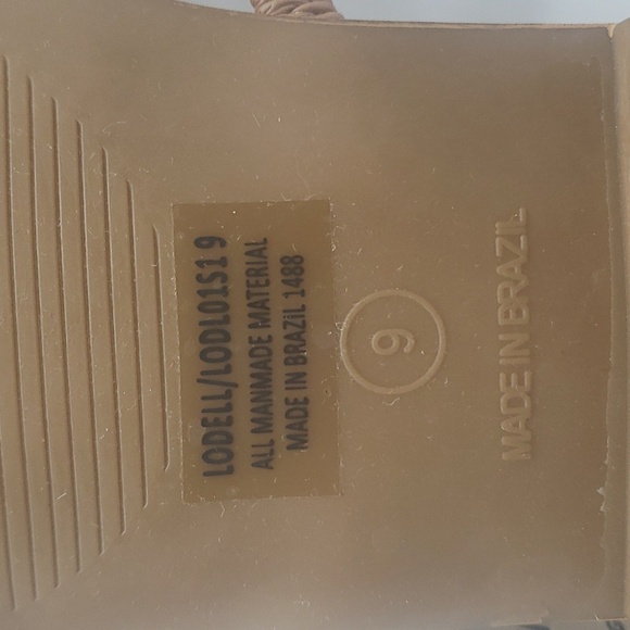 Steve Madden Slip-On 3 Band Sandals, Silver Pyramid Studded Lodell Women's Sz 9 - Picture 7 of 7